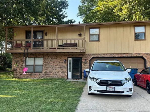 912 Carla Dr, Troy, IL 62294