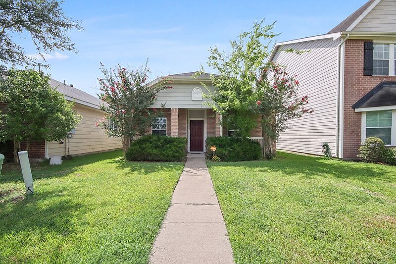 1st image of 1612 Claremont Garden Cir