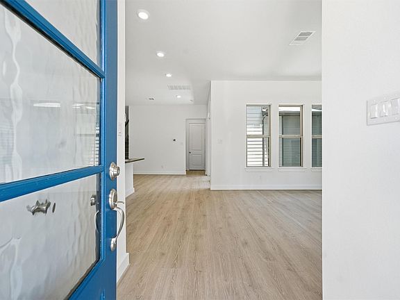 3rd image of 7806 Longhorn Ballroom Dr