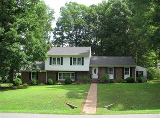 14358 Country Club Dr, Ashland, VA 23005
