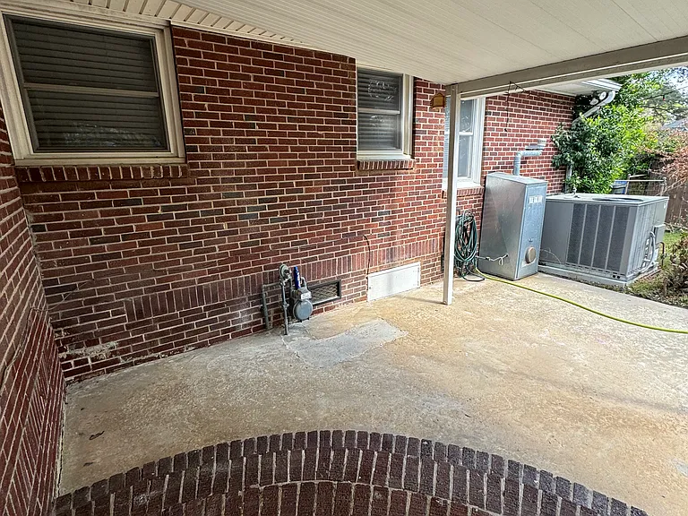 1527 S Kilbourne Rd — Photo 12