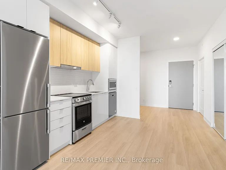 30 Upper Mall Way #909 — Photo 21