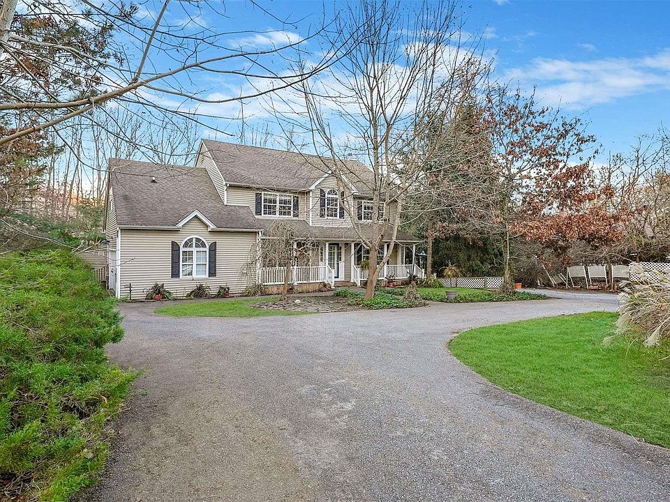 1st image of 23 Hillcrest Avenue
