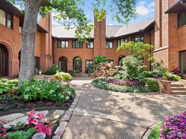 139 N Central Ave APT P, Saint Louis, MO 63105