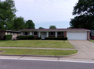 3045 Parker Rd, Florissant, MO 63033