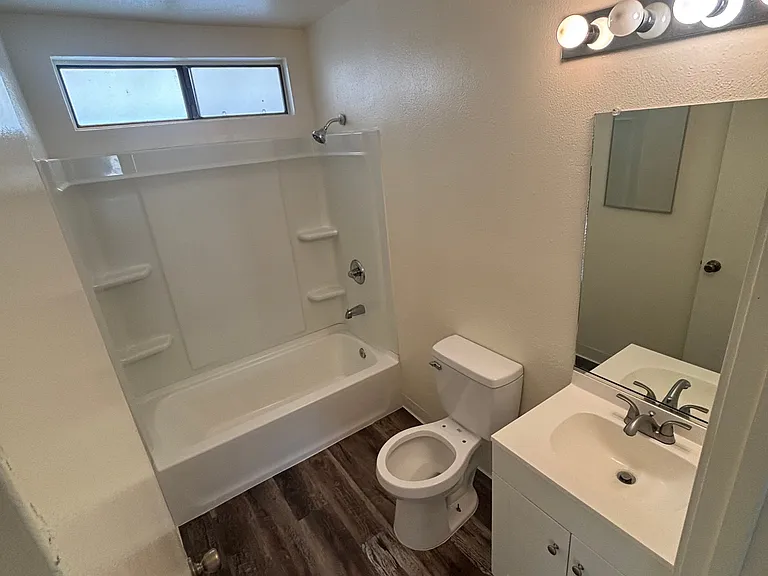 Orange Grove Apartments — Photo 14
