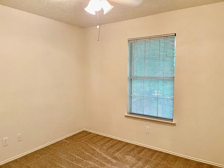 5202 Sherburne Dr — Photo 19