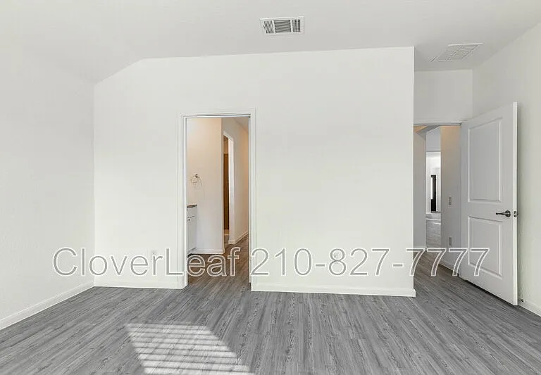 706 Red Field Way — Photo 18