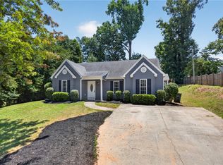420 Sherwood Dr, Seneca, SC 29678