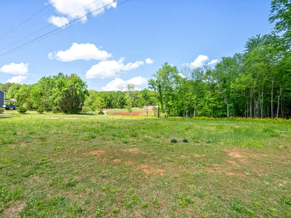 1852 Soules Chapel Rd N, Cunningham, TN 37052