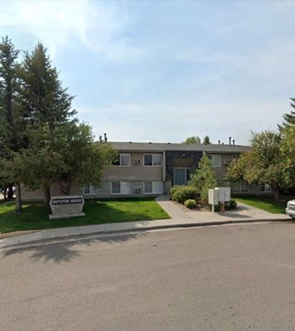 147 Brookfield Court — Photo 1