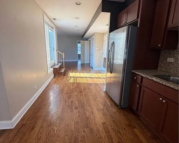 1058 W Chicago Ave #2E — Photo 4