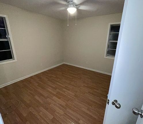 4th image of 220 20th St N