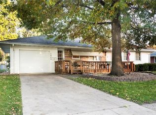 1925 E 27th Ct, Des Moines, IA 50317
