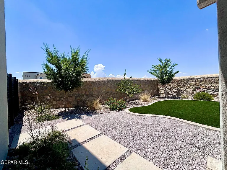 12241 Desert Sea Ct — Photo 19