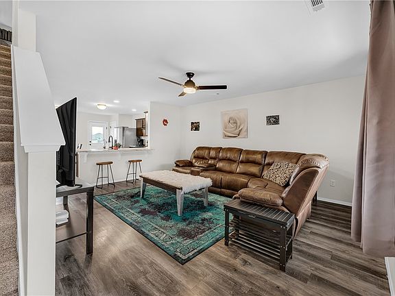 3rd image of 387 Cooper St