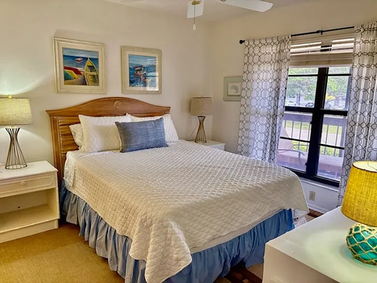20 Greenbrier St #208 — Photo 7