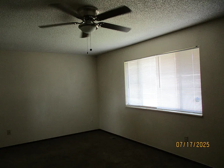 610 Oak Ave — Photo 3