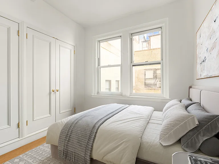 27 W 55th St #93 — Photo 7