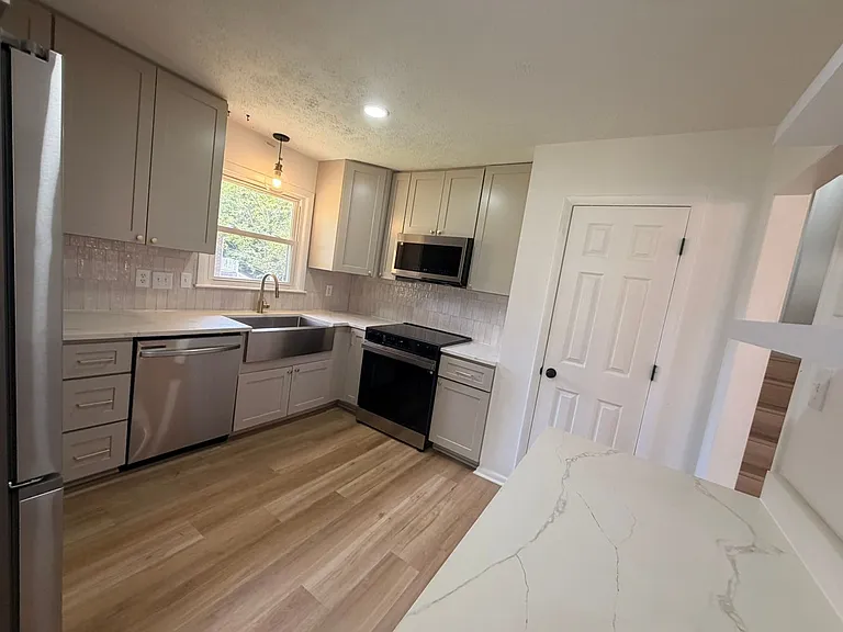 139 N Ingleside Dr — Photo 11