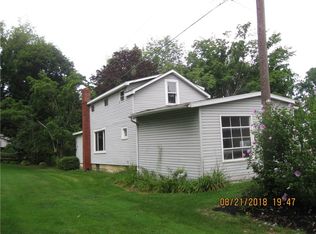 94 Carters Beach Rd, Erie, PA 16511