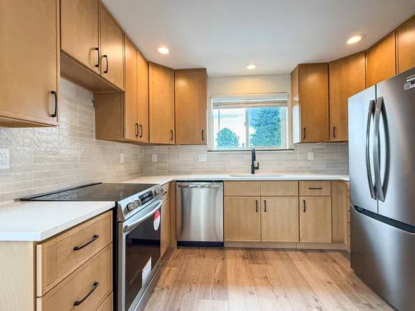 113 W Casino Rd #C, Everett, WA 98204