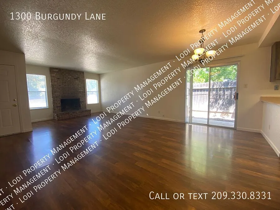 3 Bedroom Duplex — Photo 4