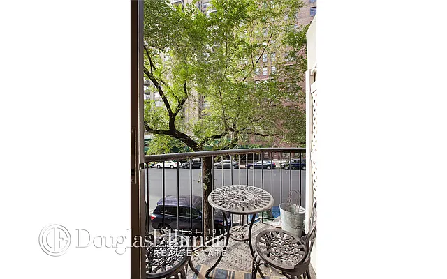 Sold by Douglas Elliman | media 4