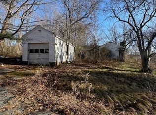 129 Old Salem Rd, Norwich, CT 06360