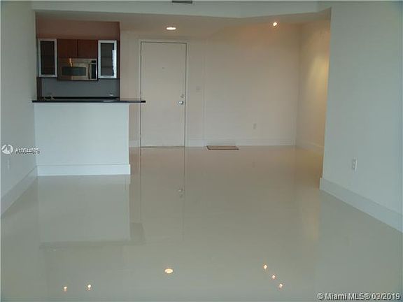 3rd image of 2775 NE 187th St APT 307