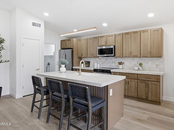 5th image of 17221 N 27TH Place