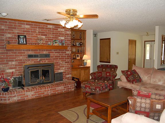 3rd image of 506 Fair Oaks Ln
