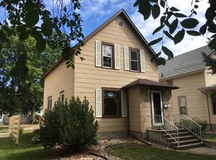 213 7th Ave NE, Aberdeen, SD 57401