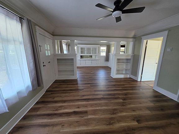 4th image of 218 W 58th St