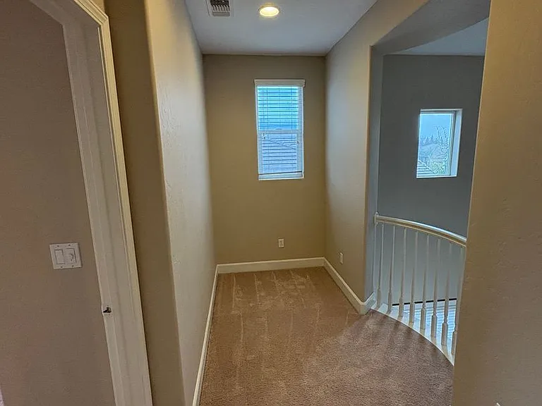 3116 W Buena Vista Ave — Photo 41