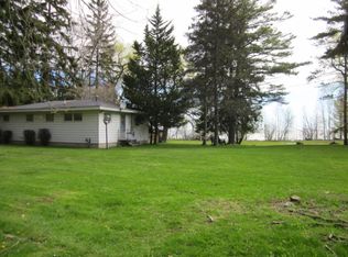 2644 N Lakeshore Rd, Harbor Beach, MI 48441