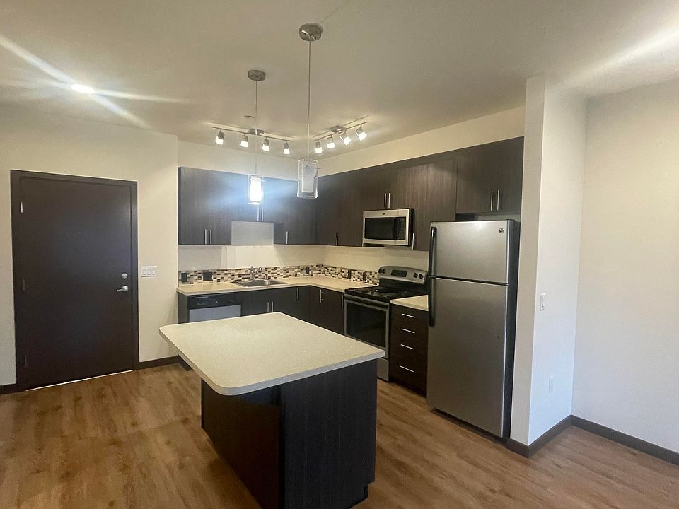 1st image of 736 8th Ave NE Unit 203