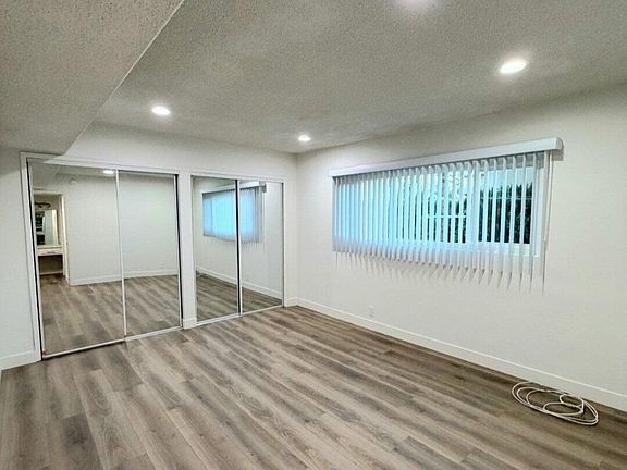 5th image of 144 S Doheny Dr #1185