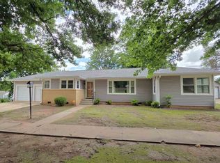 515 N 12th St, Perry, OK 73077