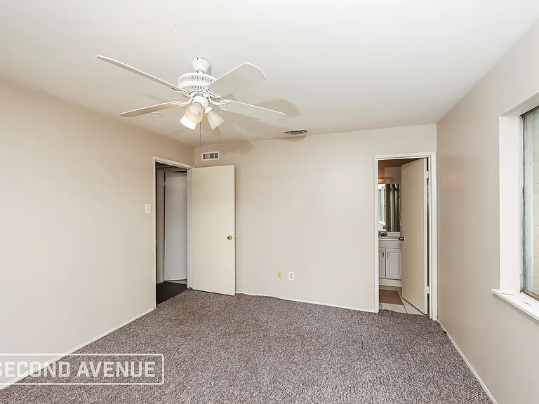 307 Halifax Ct — Photo 12