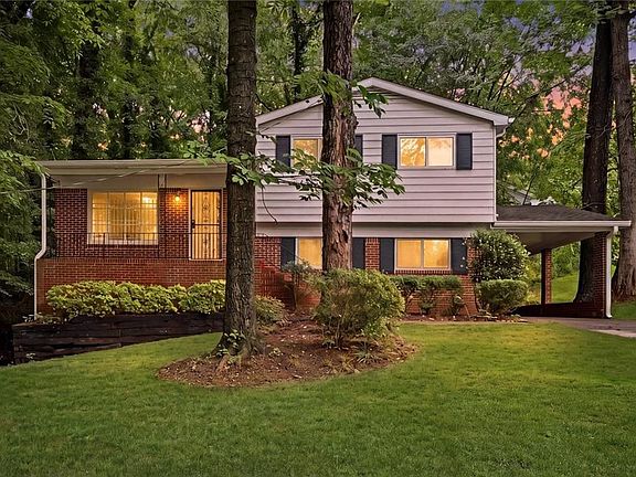 2nd image of 799 Kings Grant Dr NW
