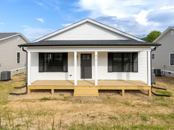 576 N Delphine Ave, Waynesboro, VA 22980