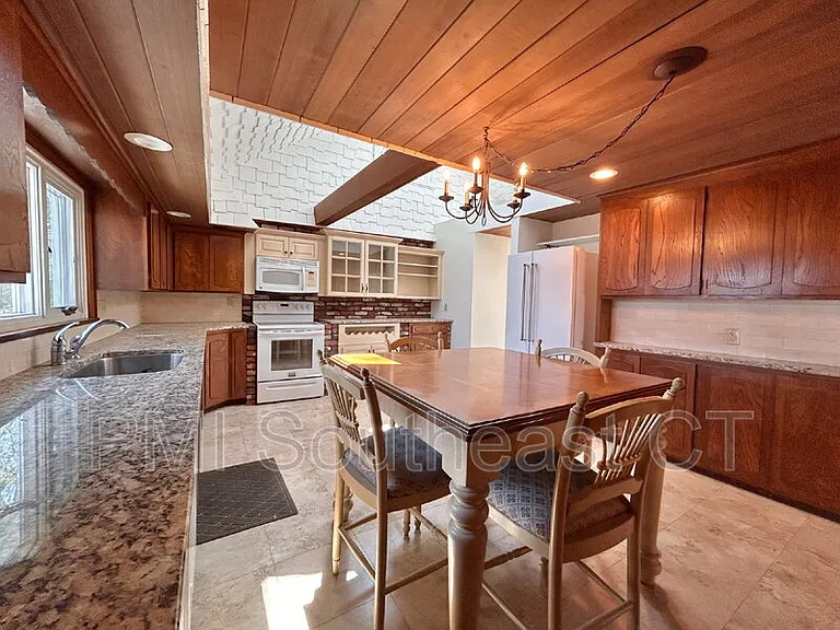 51 Lake Ave — Photo 9