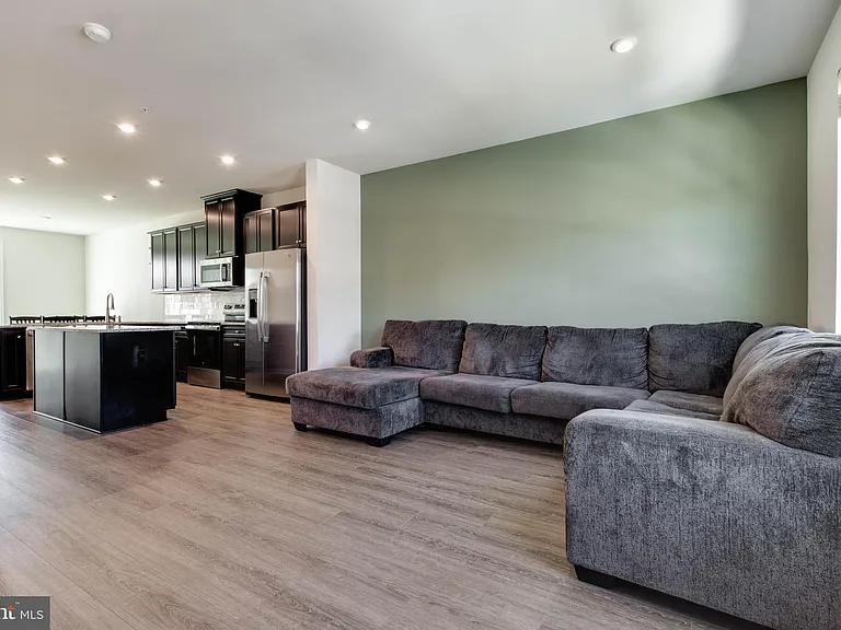 188 Woodgate Cir — Photo 6