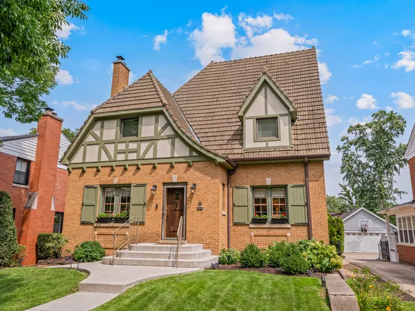 305 S Chandler Ave, Elmhurst, IL 60126