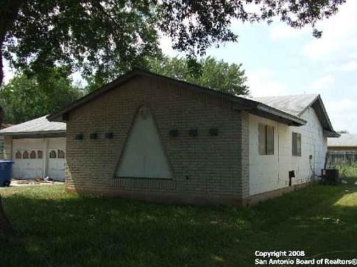 2nd image of 5823 TREE VIEW DR