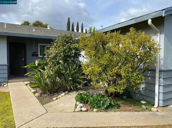 21 Gibson Ln, Clayton, CA 94517