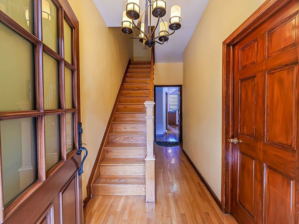 1st image of 331 Marion St #2