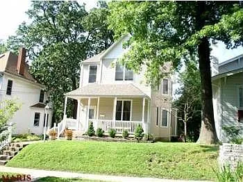 525 Clark Ave photo 1
