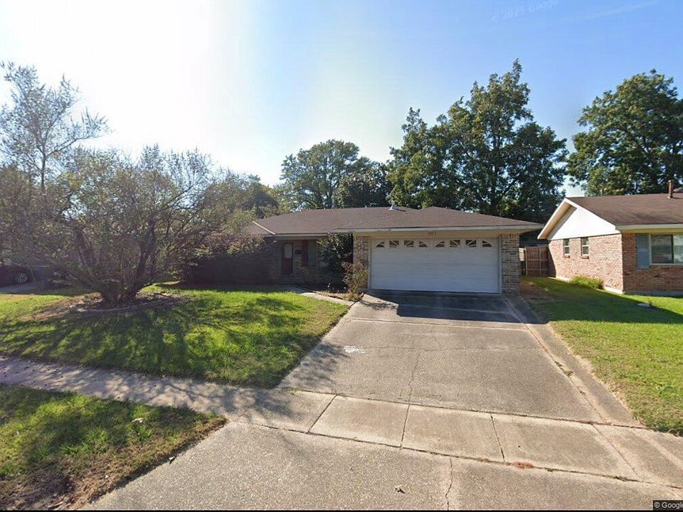 1st image of 1907 Brent St